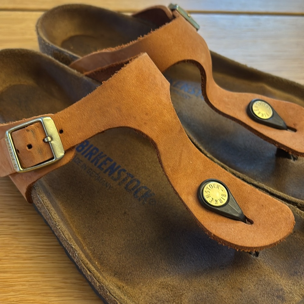 Birkenstock Gizeh Tan Leather Thong Sandals with Buckle - Picture 5 of 10